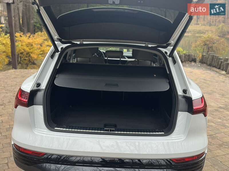 Внедорожник / Кроссовер Audi Q8 e-tron 2023 в Харькове