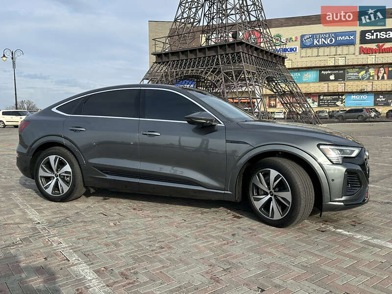 Внедорожник / Кроссовер Audi Q8 e-tron 2023 в Харькове