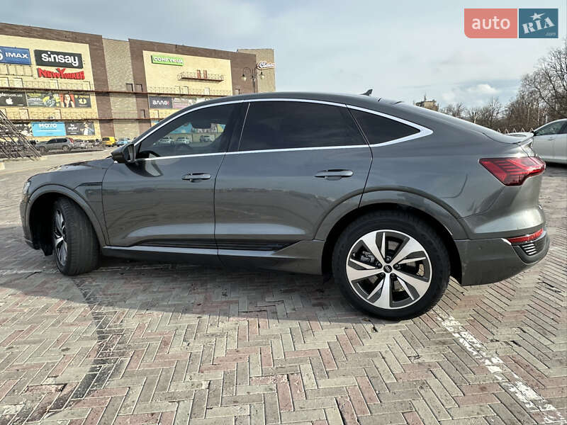 Внедорожник / Кроссовер Audi Q8 e-tron 2023 в Харькове