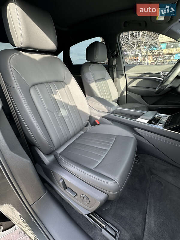 Внедорожник / Кроссовер Audi Q8 e-tron 2023 в Харькове