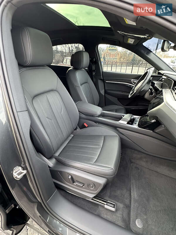 Внедорожник / Кроссовер Audi Q8 e-tron 2023 в Харькове