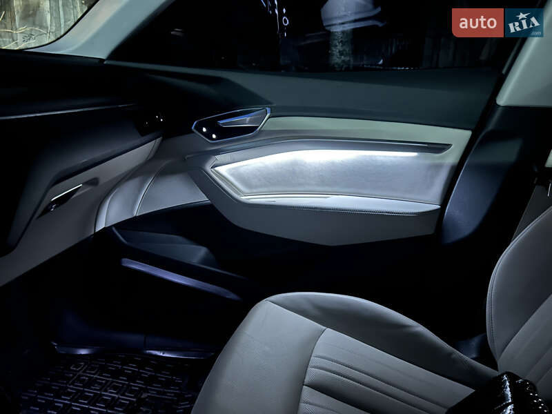 Внедорожник / Кроссовер Audi Q8 e-tron 2023 в Ровно фото 27 Внедорожник / Кроссовер Audi Q8 e-tron 2023 в Ровно