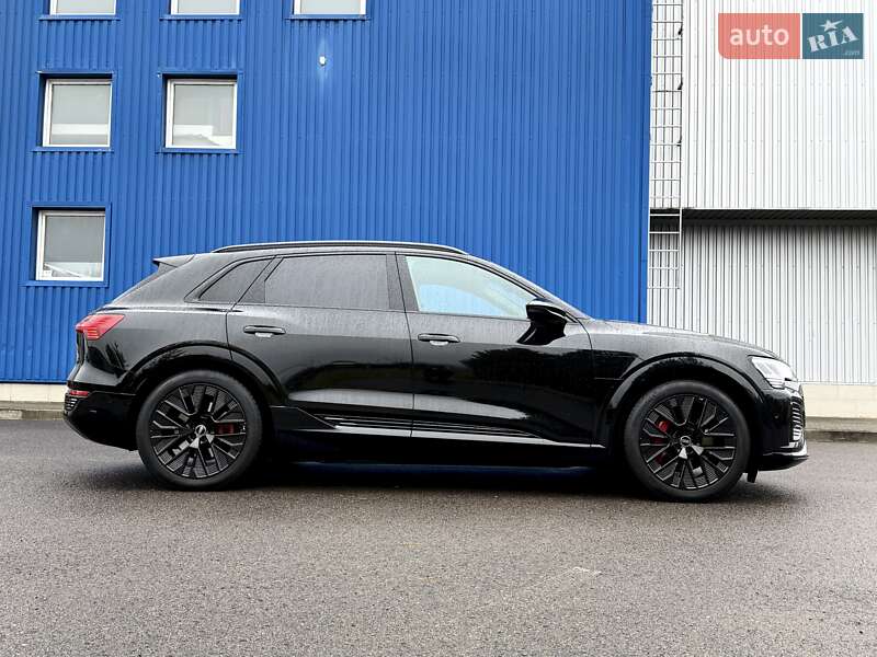 Внедорожник / Кроссовер Audi Q8 e-tron 2023 в Киеве