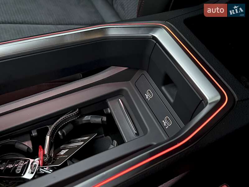 Внедорожник / Кроссовер Audi Q8 e-tron 2023 в Киеве