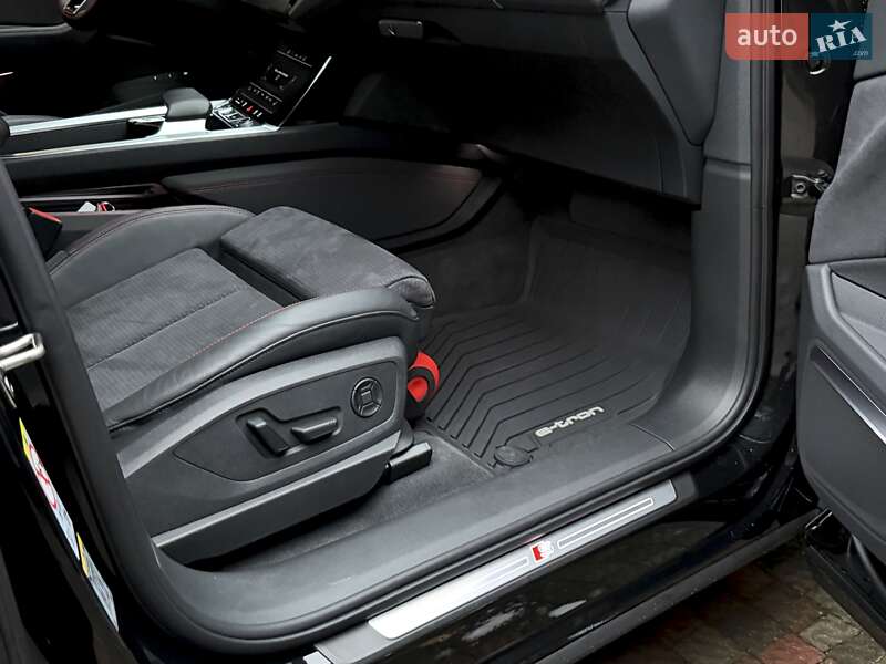 Внедорожник / Кроссовер Audi Q8 e-tron 2023 в Киеве