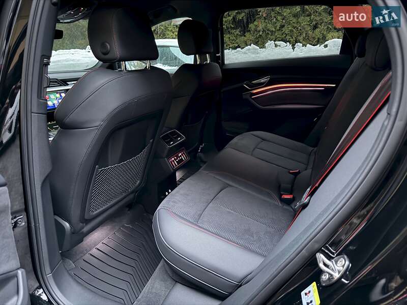 Внедорожник / Кроссовер Audi Q8 e-tron 2023 в Киеве