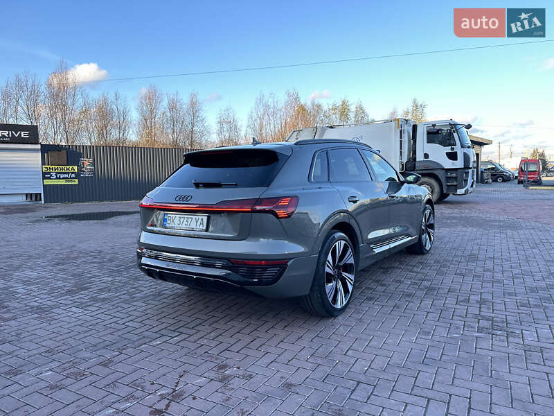 Внедорожник / Кроссовер Audi Q8 e-tron 2023 в Ровно