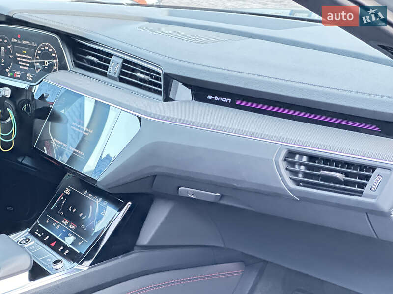 Внедорожник / Кроссовер Audi Q8 e-tron 2023 в Ровно