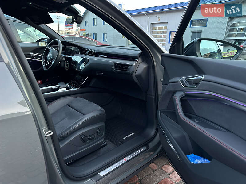 Внедорожник / Кроссовер Audi Q8 e-tron 2023 в Ровно