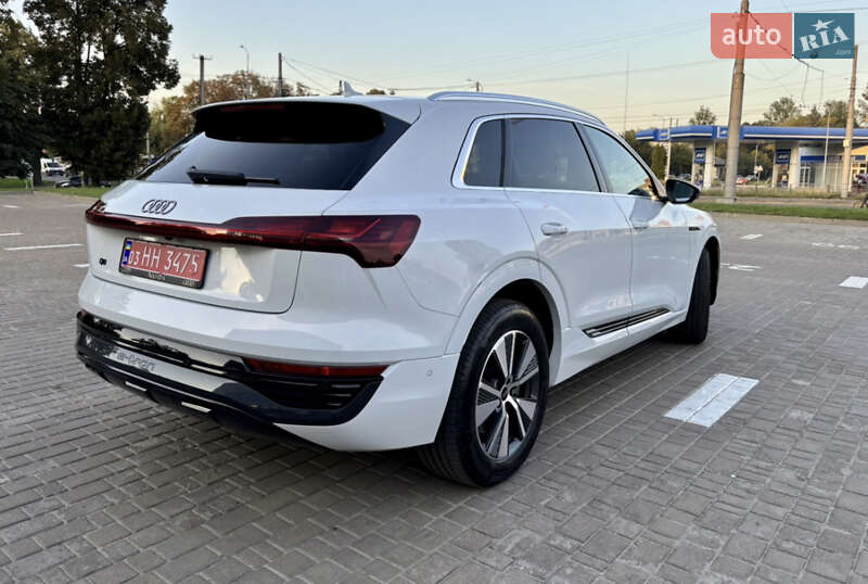 Внедорожник / Кроссовер Audi Q8 e-tron 2024 в Львове