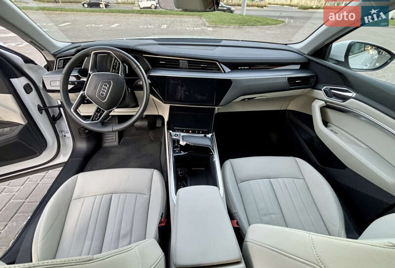 Внедорожник / Кроссовер Audi Q8 e-tron 2024 в Львове