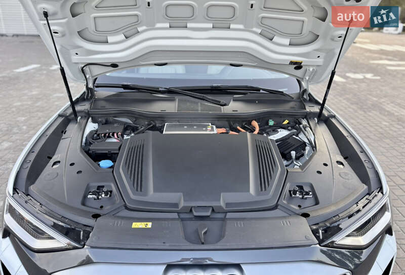 Внедорожник / Кроссовер Audi Q8 e-tron 2024 в Львове