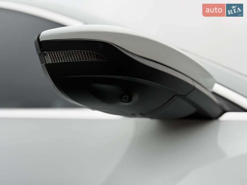 Внедорожник / Кроссовер Audi Q8 e-tron 2023 в Киеве фото 16 Внедорожник / Кроссовер Audi Q8 e-tron 2023 в Киеве
