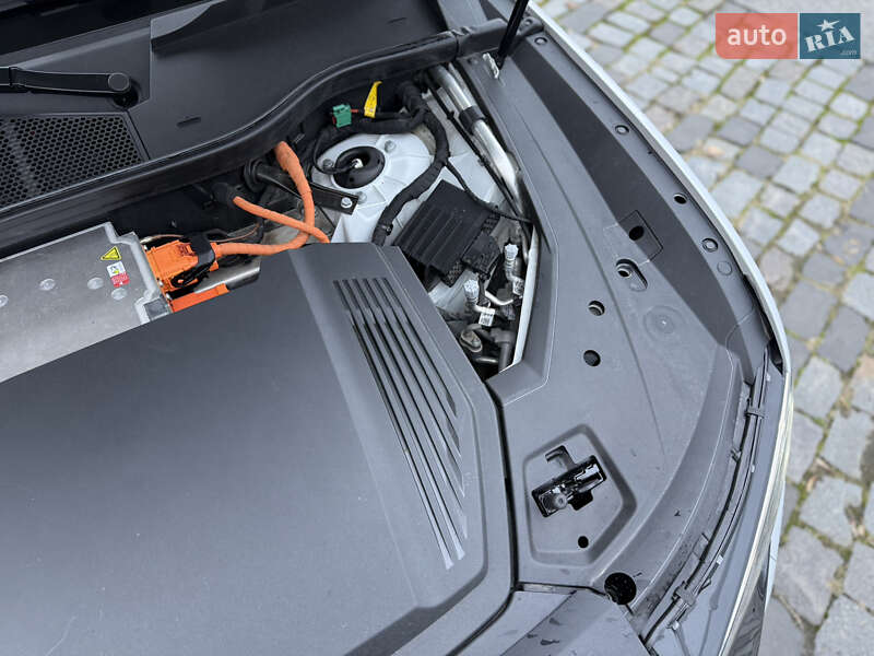 Внедорожник / Кроссовер Audi Q8 e-tron 2023 в Киеве фото 64 Внедорожник / Кроссовер Audi Q8 e-tron 2023 в Киеве