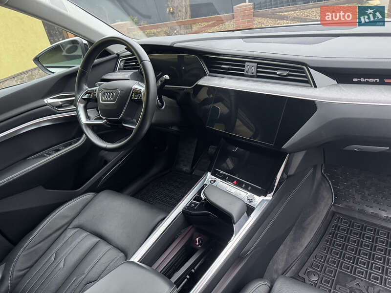 Внедорожник / Кроссовер Audi Q8 e-tron 2023 в Киеве фото 39 Внедорожник / Кроссовер Audi Q8 e-tron 2023 в Киеве