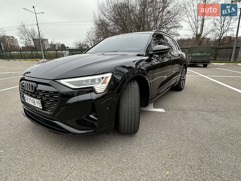 Внедорожник / Кроссовер Audi Q8 e-tron 2023 в Харькове