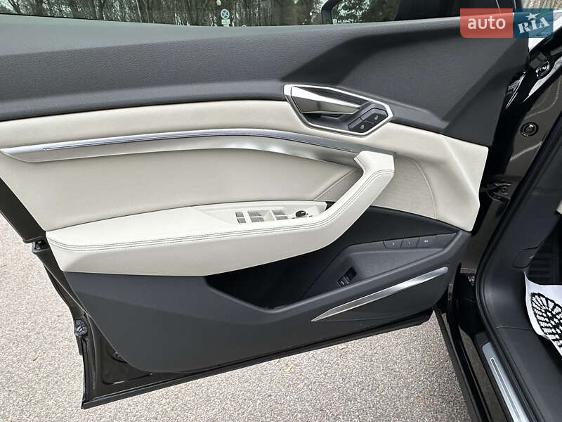 Внедорожник / Кроссовер Audi Q8 e-tron 2023 в Харькове