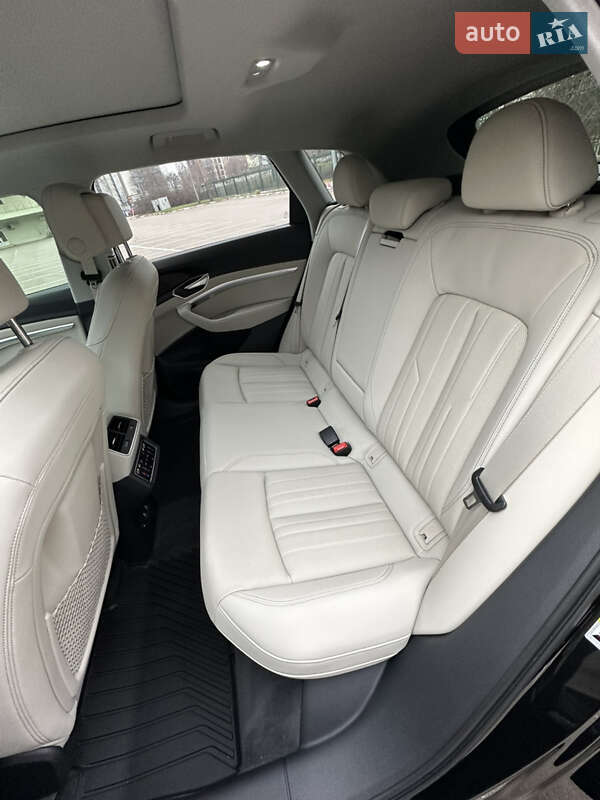 Внедорожник / Кроссовер Audi Q8 e-tron 2023 в Харькове