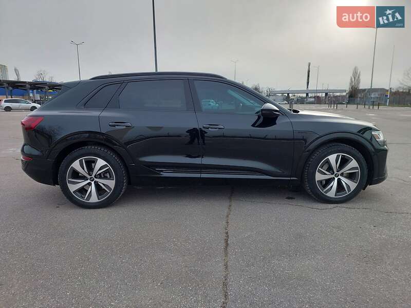 Внедорожник / Кроссовер Audi Q8 e-tron 2023 в Харькове