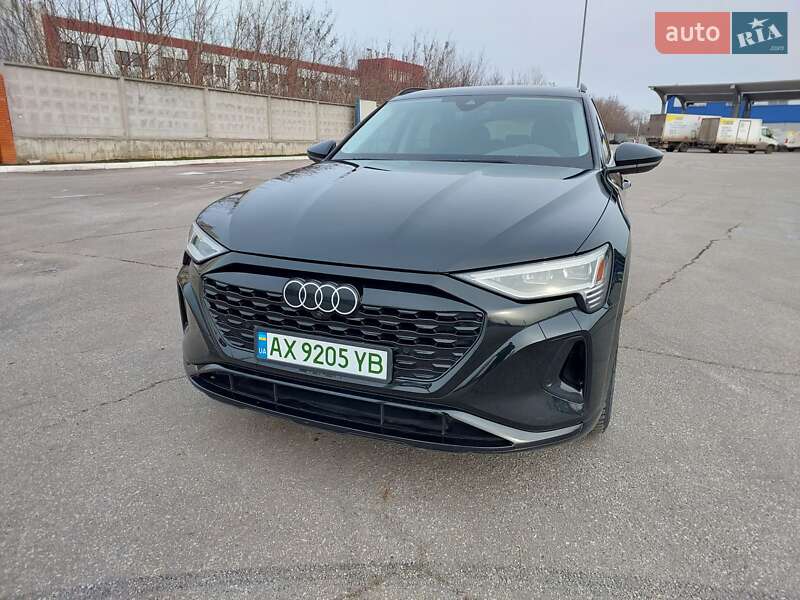 Внедорожник / Кроссовер Audi Q8 e-tron 2023 в Харькове