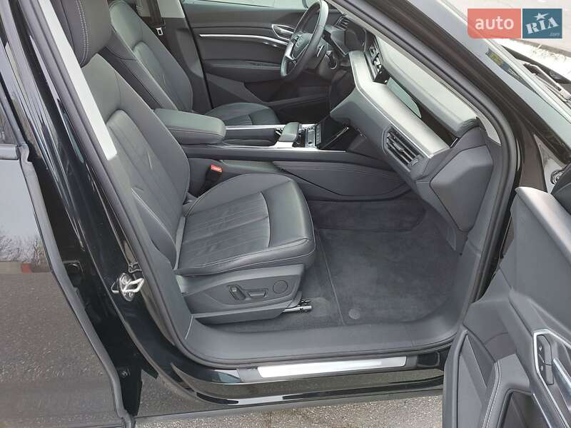 Внедорожник / Кроссовер Audi Q8 e-tron 2023 в Харькове