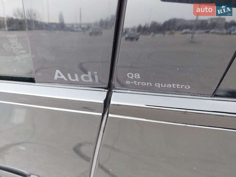 Внедорожник / Кроссовер Audi Q8 e-tron 2023 в Харькове