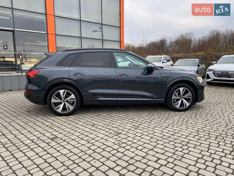 Внедорожник / Кроссовер Audi Q8 e-tron 2023 в Львове фото 8 Внедорожник / Кроссовер Audi Q8 e-tron 2023 в Львове