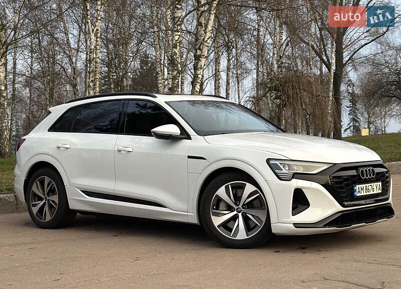 Внедорожник / Кроссовер Audi Q8 e-tron 2024 в Киеве