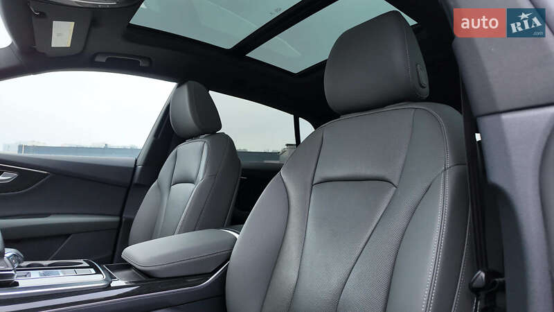 Внедорожник / Кроссовер Audi Q8 e-tron 2023 в Киеве