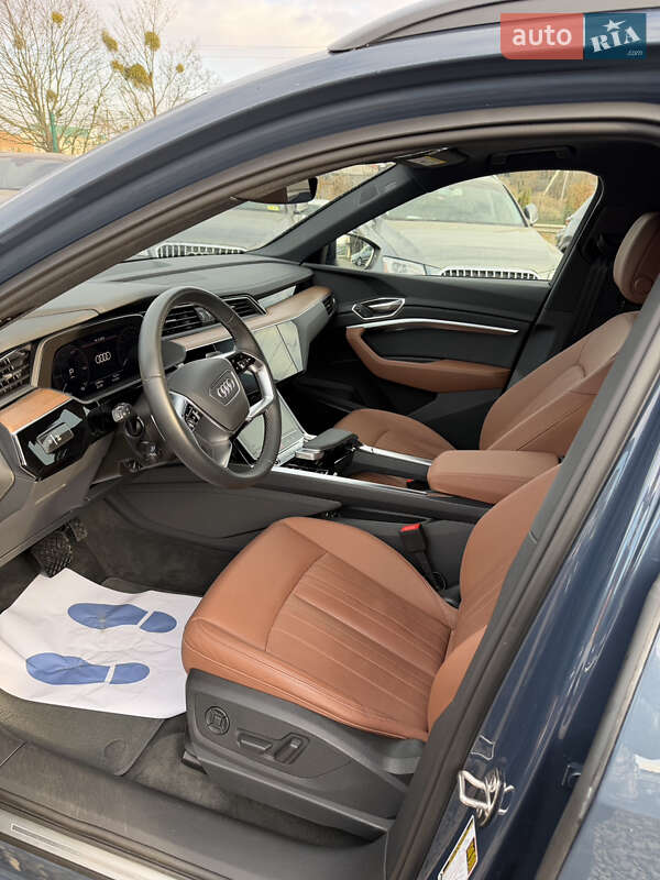 Внедорожник / Кроссовер Audi Q8 e-tron 2023 в Луцке