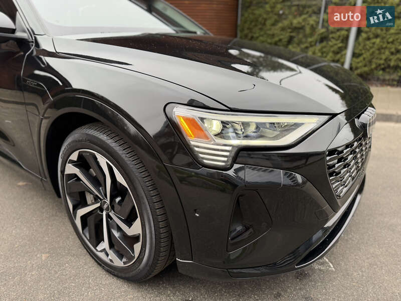 Внедорожник / Кроссовер Audi Q8 e-tron 2023 в Киеве