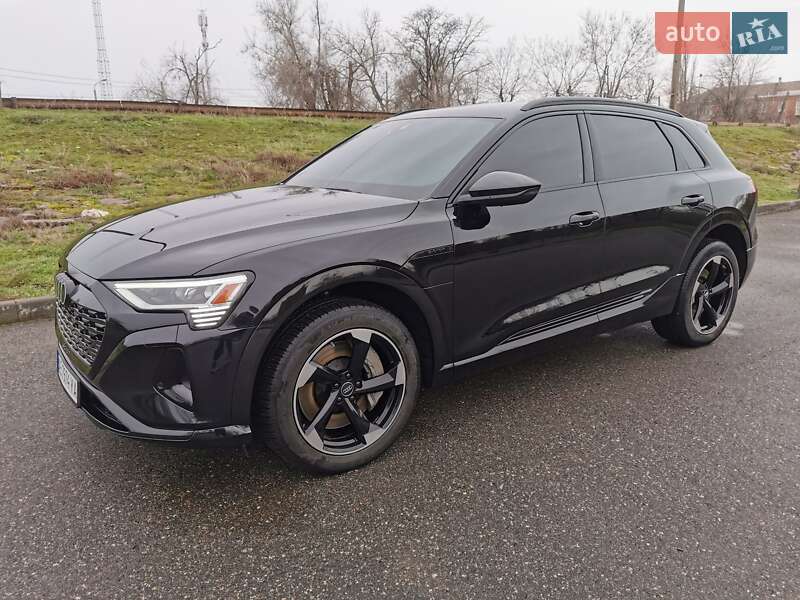 Внедорожник / Кроссовер Audi Q8 e-tron 2024 в Кривом Роге фото 14 Внедорожник / Кроссовер Audi Q8 e-tron 2024 в Кривом Роге