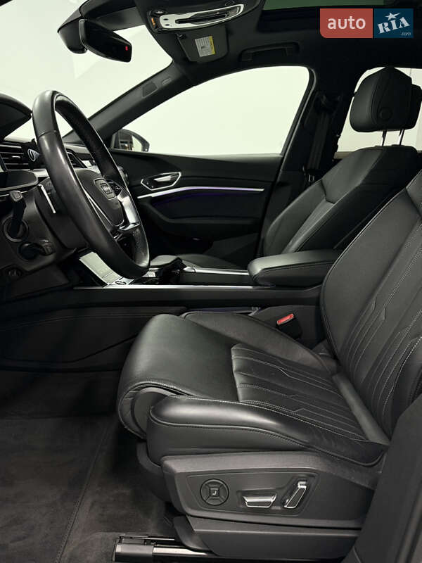 Позашляховик / Кросовер Audi Q8 e-tron 2023 в Одесі