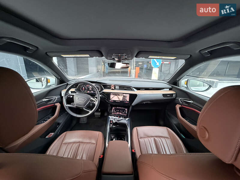 Внедорожник / Кроссовер Audi Q8 e-tron 2023 в Киеве фото 6 Внедорожник / Кроссовер Audi Q8 e-tron 2023 в Киеве