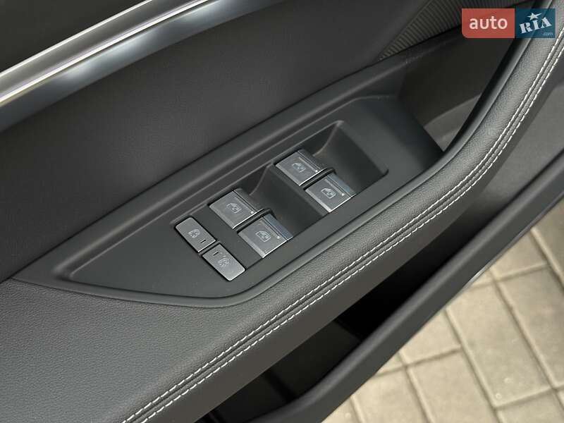 Внедорожник / Кроссовер Audi Q8 e-tron 2023 в Мукачево