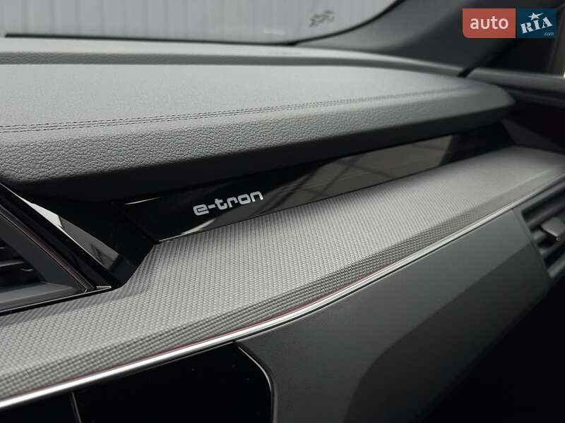 Внедорожник / Кроссовер Audi Q8 e-tron 2023 в Мукачево