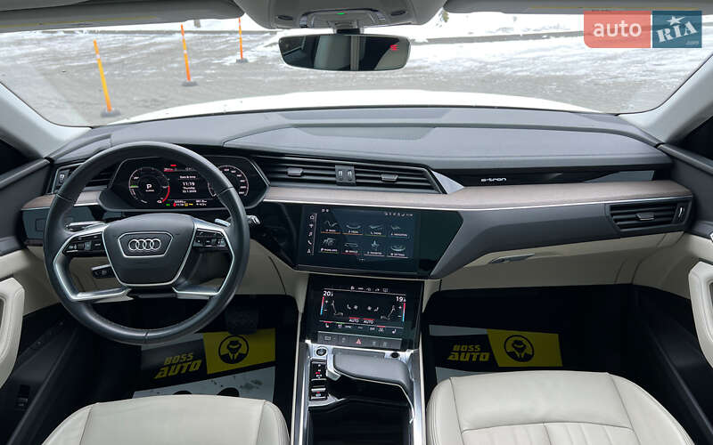 Внедорожник / Кроссовер Audi Q8 e-tron 2024 в Львове