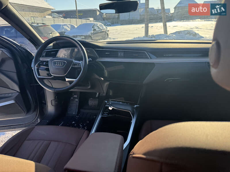 Внедорожник / Кроссовер Audi Q8 e-tron 2023 в Киеве