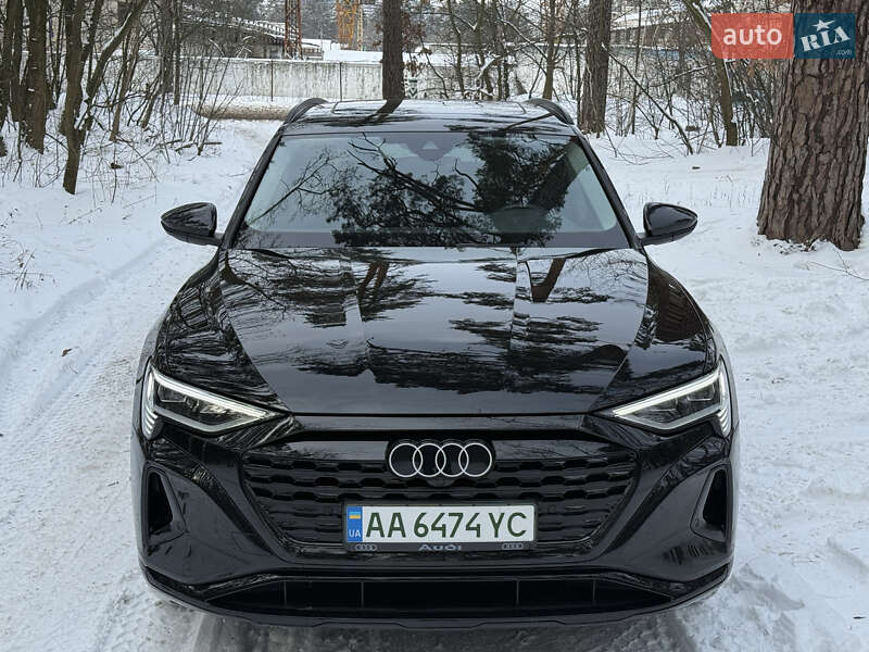 Позашляховик / Кросовер Audi Q8 e-tron 2023 в Києві