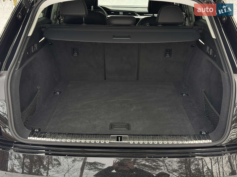 Позашляховик / Кросовер Audi Q8 e-tron 2023 в Києві