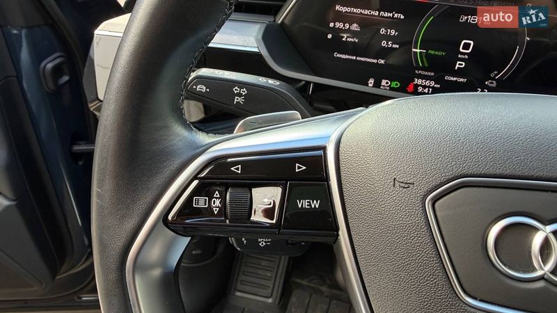 Позашляховик / Кросовер Audi Q8 e-tron 2023 в Києві