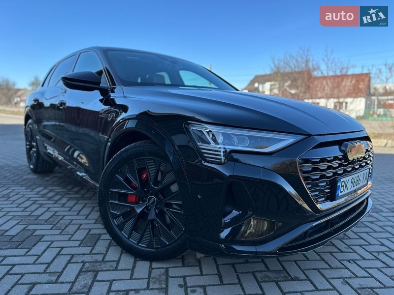 Позашляховик / Кросовер Audi Q8 e-tron 2024 в Рівному