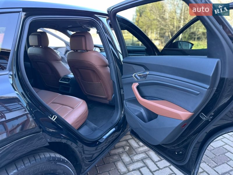 Позашляховик / Кросовер Audi Q8 e-tron 2024 в Рівному