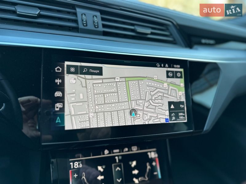 Позашляховик / Кросовер Audi Q8 e-tron 2024 в Рівному