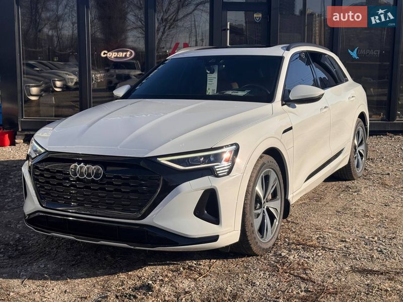 Внедорожник / Кроссовер Audi Q8 e-tron 2023 в Киеве