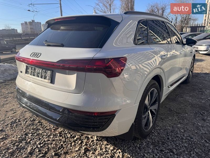 Внедорожник / Кроссовер Audi Q8 e-tron 2023 в Киеве