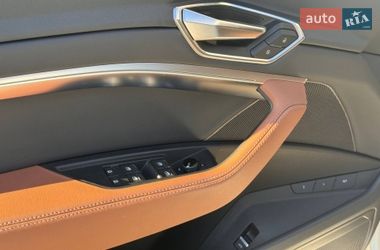 Внедорожник / Кроссовер Audi Q8 e-tron 2023 в Киеве