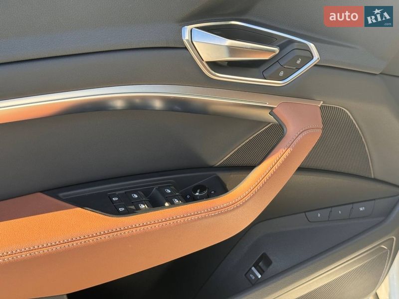 Внедорожник / Кроссовер Audi Q8 e-tron 2023 в Киеве