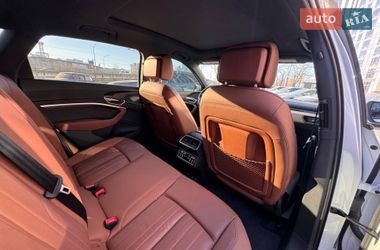 Внедорожник / Кроссовер Audi Q8 e-tron 2023 в Киеве