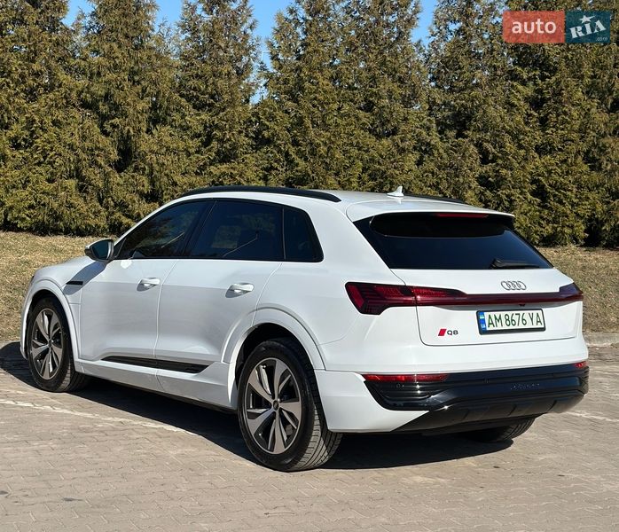 Внедорожник / Кроссовер Audi Q8 e-tron 2024 в Киеве